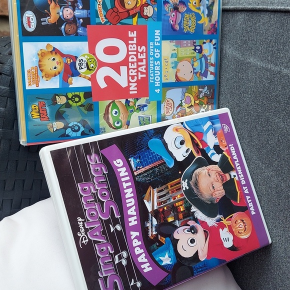 2 PreSchool PBS & Disney DVD's - Picture 1 of 8